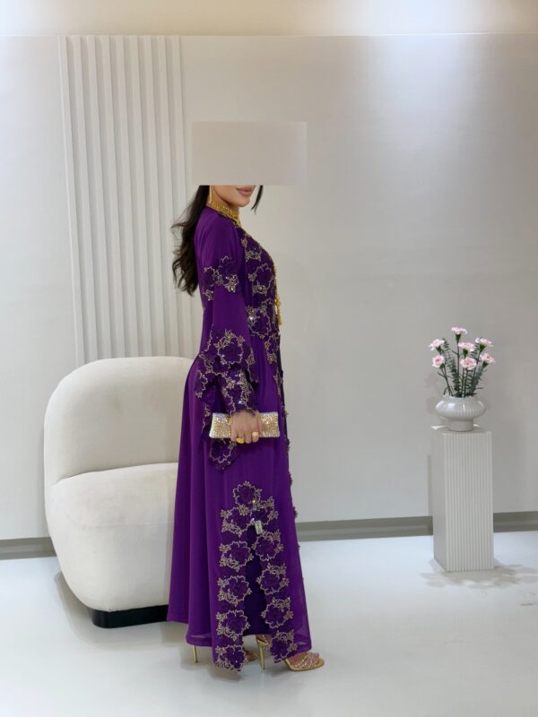 VIP 52 - Image 3